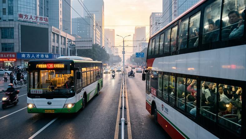 广州公交一路有座,香港双层巴士却常常很满:乘客去哪了?